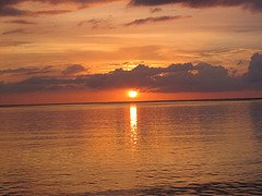 By Mc Clouds ocean-sunset-wallpaper-02