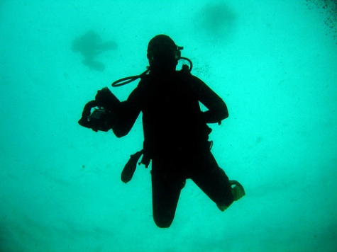 pictures of scuba divers-01 